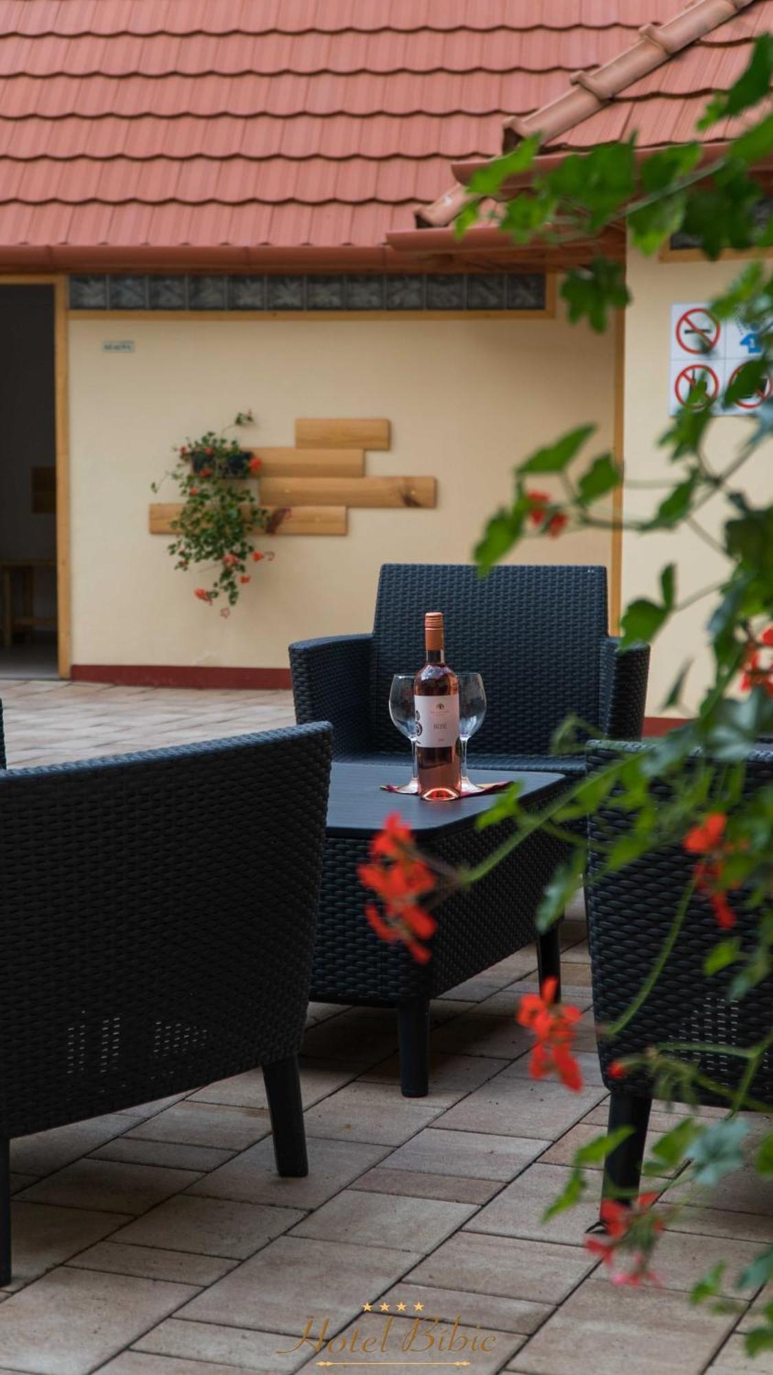 Hotel Bíbic és Tüskevár Étterem és Horgásztó Nyíregyháza Extérieur photo