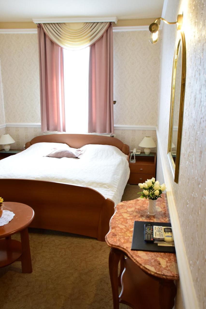 Hotel Bíbic és Tüskevár Étterem és Horgásztó Nyíregyháza Extérieur photo