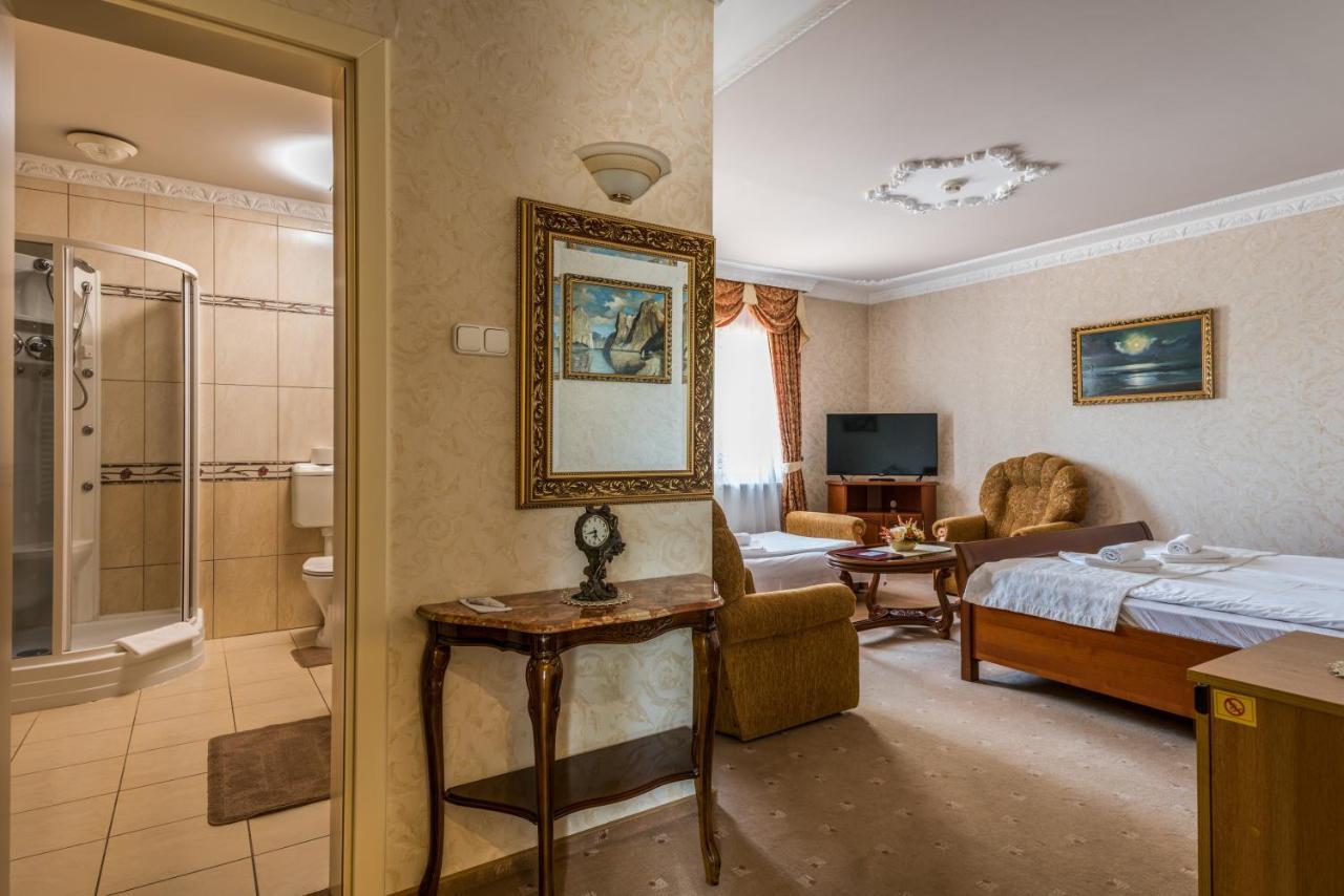 Hotel Bíbic és Tüskevár Étterem és Horgásztó Nyíregyháza Extérieur photo