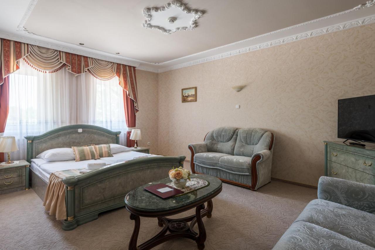 Hotel Bíbic és Tüskevár Étterem és Horgásztó Nyíregyháza Extérieur photo