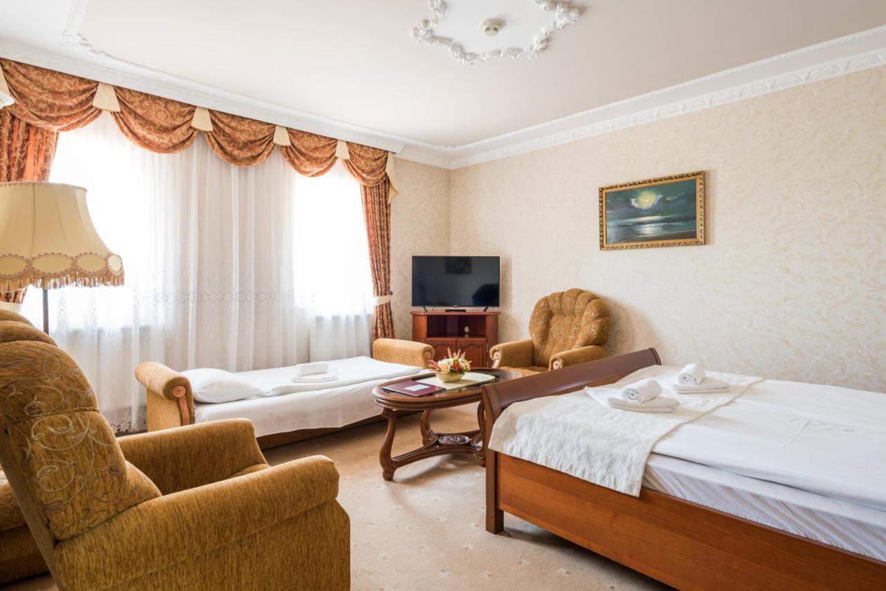 Hotel Bíbic és Tüskevár Étterem és Horgásztó Nyíregyháza Extérieur photo