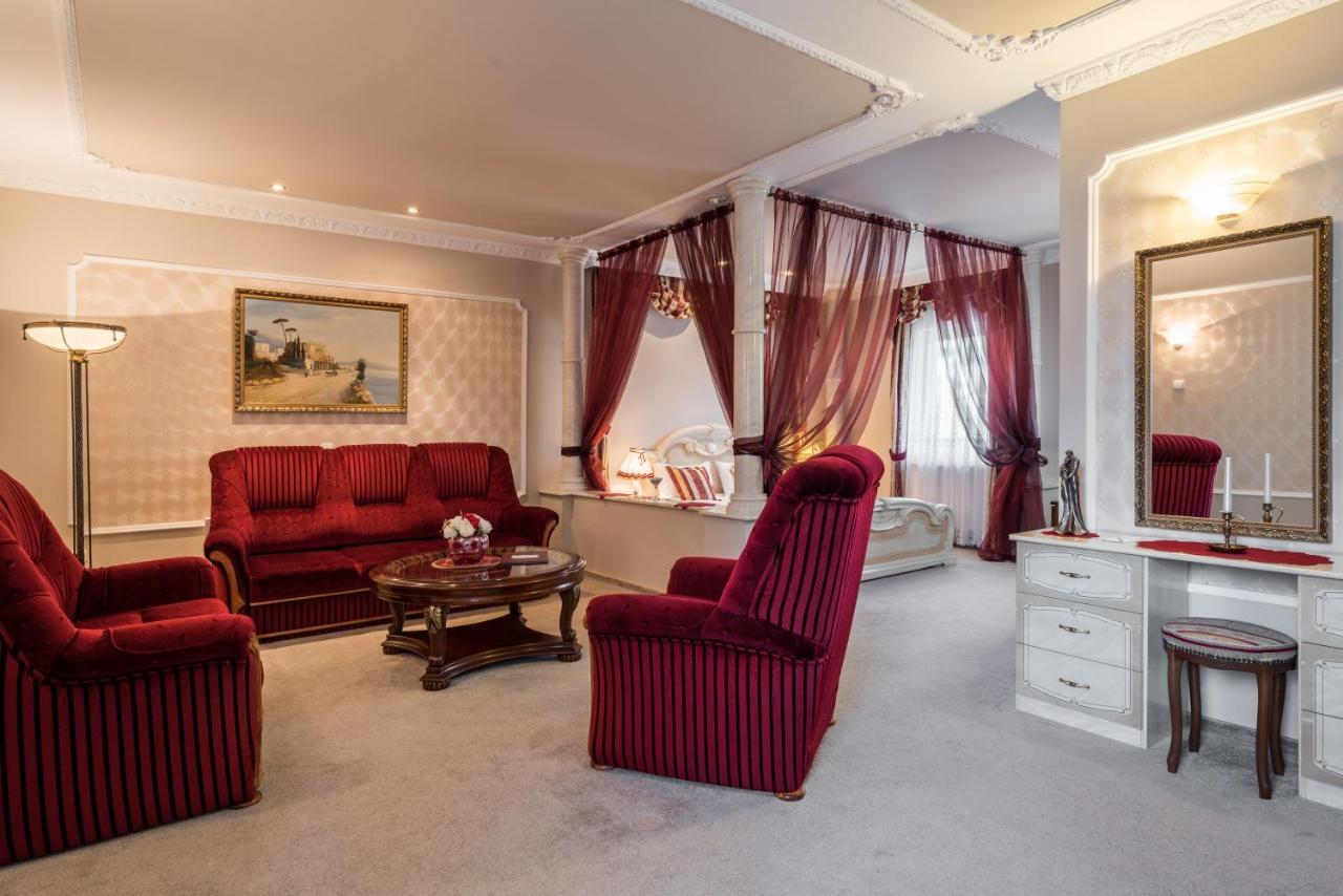 Hotel Bíbic és Tüskevár Étterem és Horgásztó Nyíregyháza Extérieur photo