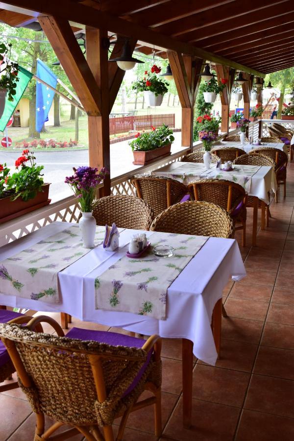 Hotel Bíbic és Tüskevár Étterem és Horgásztó Nyíregyháza Extérieur photo