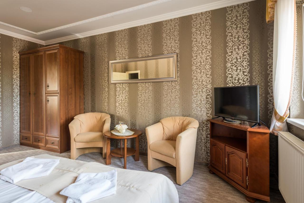 Hotel Bíbic és Tüskevár Étterem és Horgásztó Nyíregyháza Extérieur photo